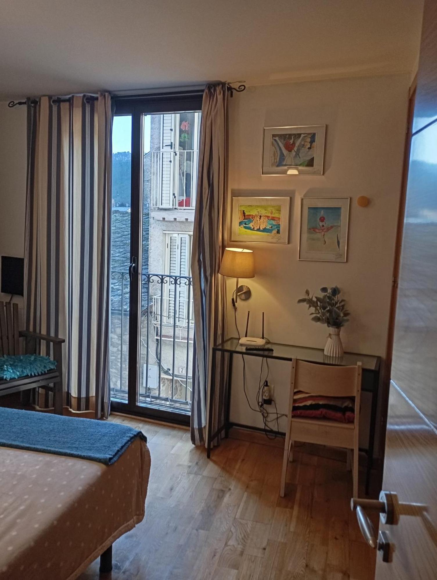Apartamentos El Camino Villafranca Del Bierzo Luaran gambar
