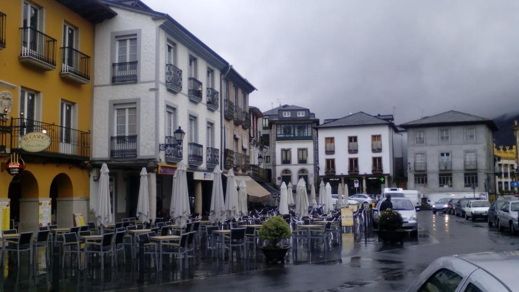 Apartamentos El Camino Villafranca Del Bierzo Luaran gambar