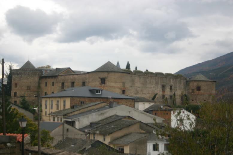 Apartamentos El Camino Villafranca Del Bierzo Luaran gambar